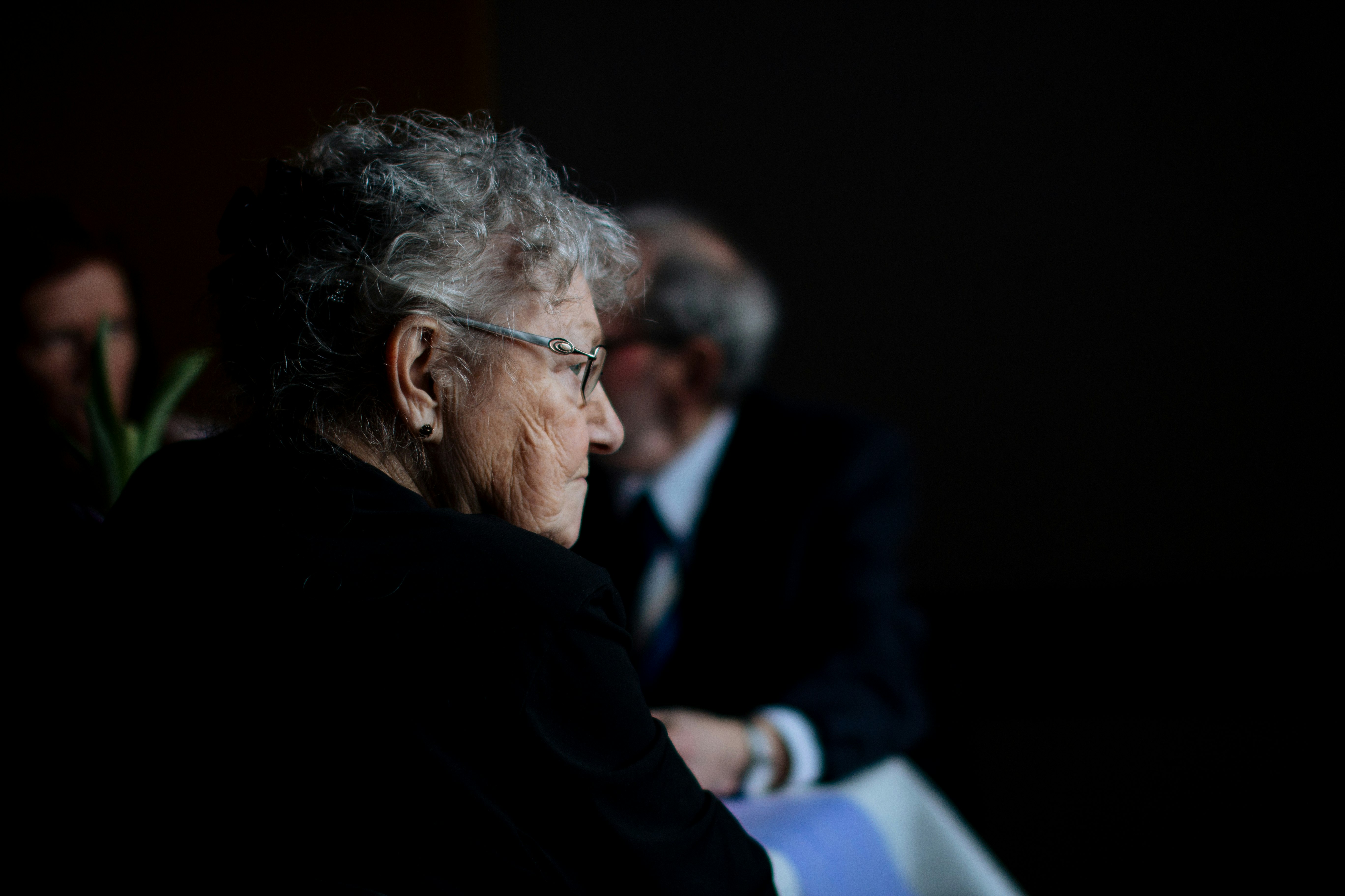 selective focus photo of woman with sunglasses